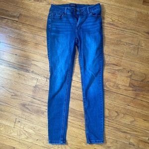 D.jeans size 6 Dark Wash denim skinny jeans Mid Rise
